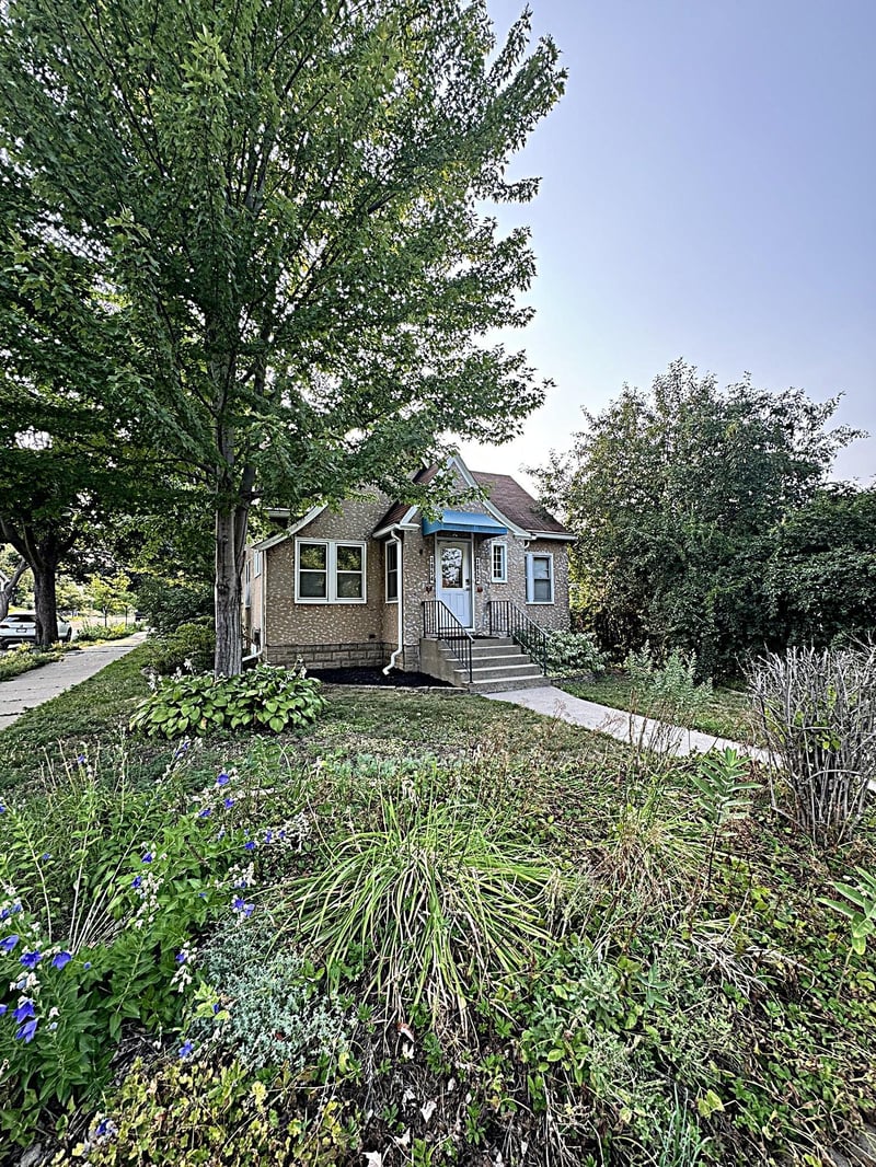 3852 Standish Ave, Minneapolis, MN 55407