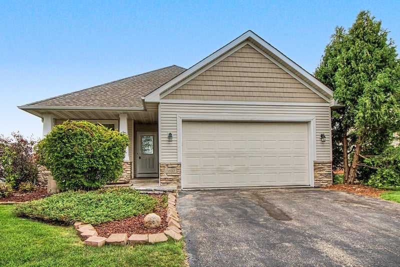 6653 99th St S, Cottage Grove, MN 55016