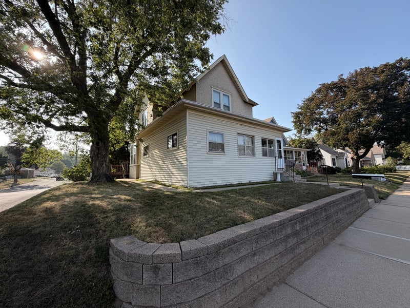 256 11th Ave S, South Saint Paul, MN 55075