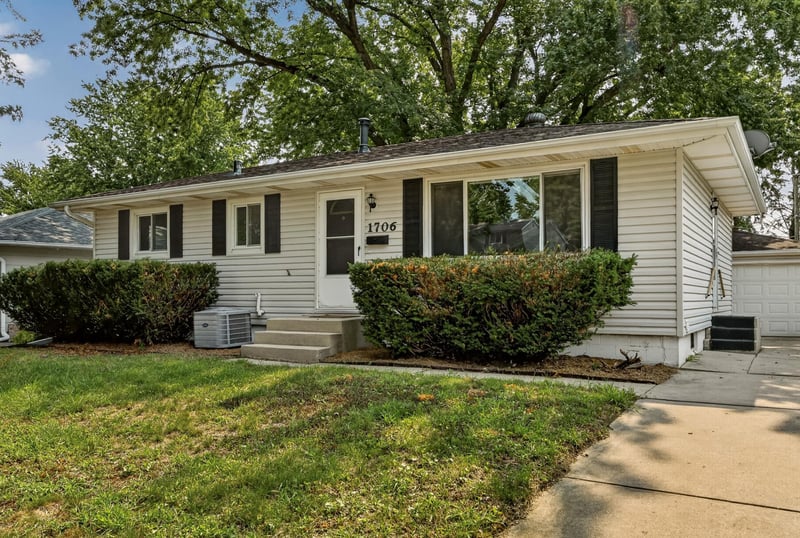 1706 34th St NW, Rochester, MN 55901