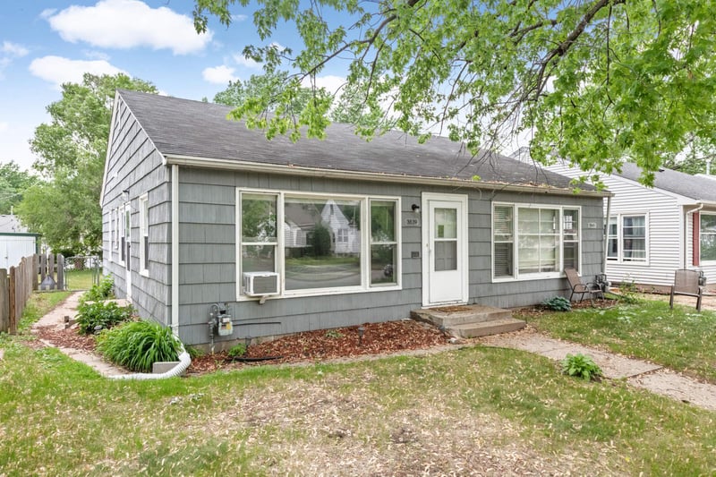 3839 Quail Ave N, Robbinsdale, MN 55422