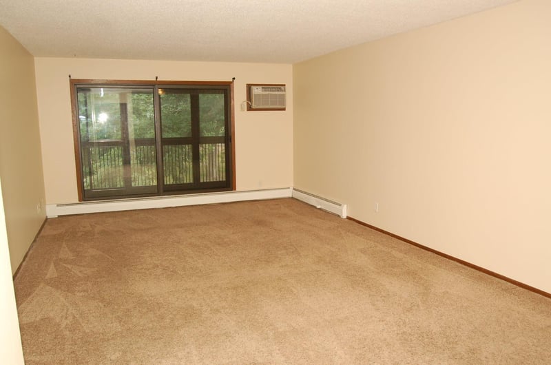 1887 Silver Bell Rd #318, Eagan, MN 55122