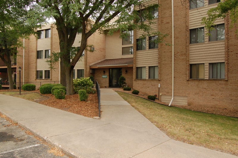 1887 Silver Bell Rd #318, Eagan, MN 55122