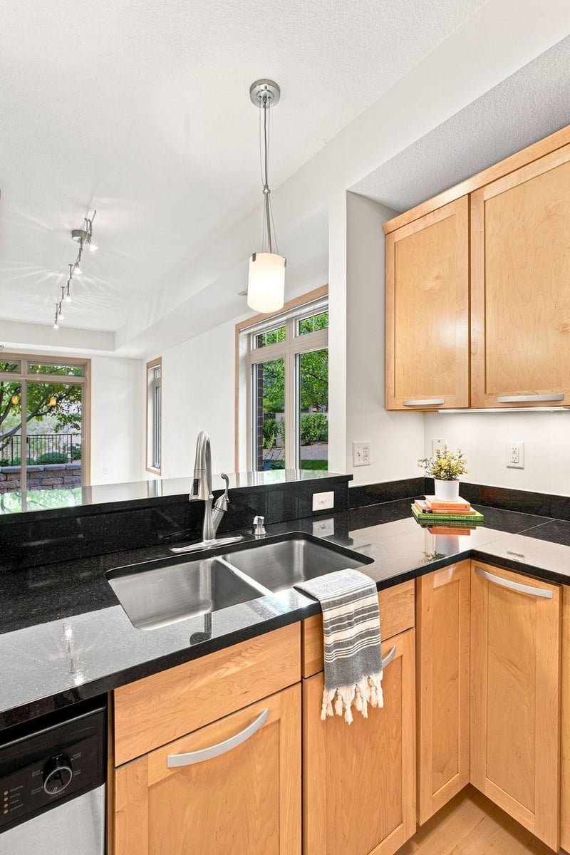 3251 Louisiana Ave S #111, Saint Louis Park, MN 55426
