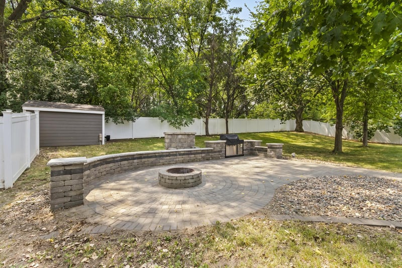 3111 Joyce Ct, Eagan, MN 55121