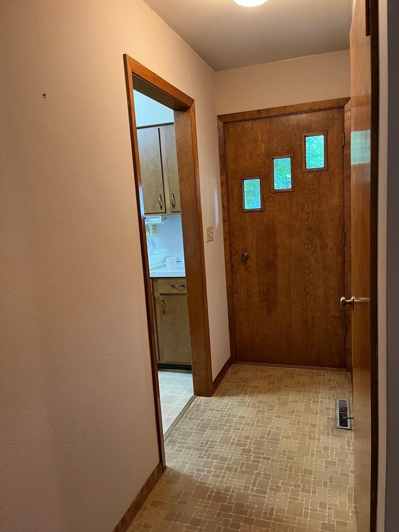 631 19th St, Windom, MN 56101