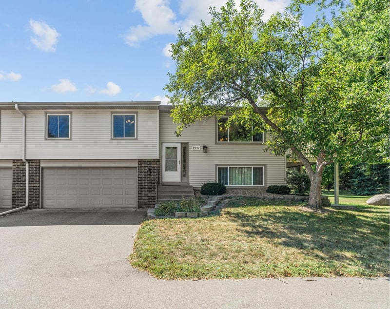9952 107th Ave N, Maple Grove, MN 55369