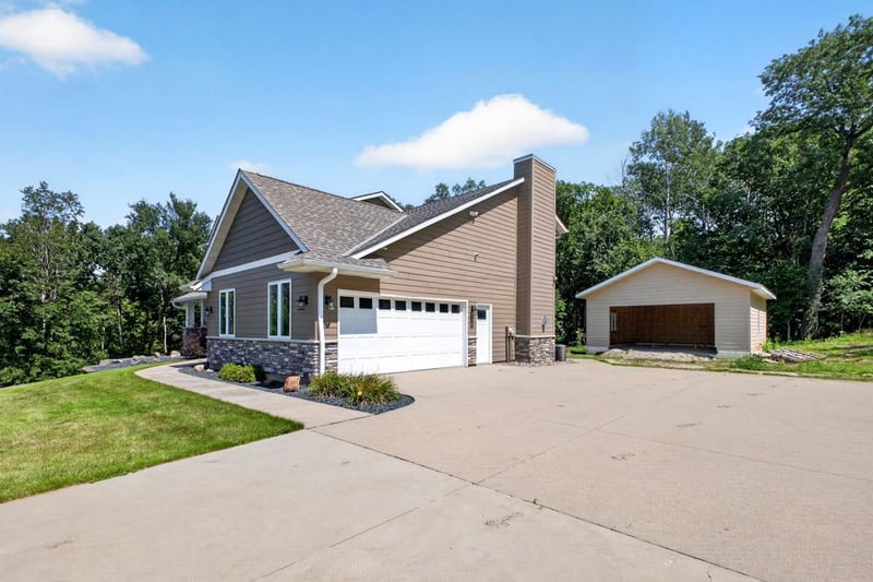 61658 257th Ave, Mantorville, MN 55955
