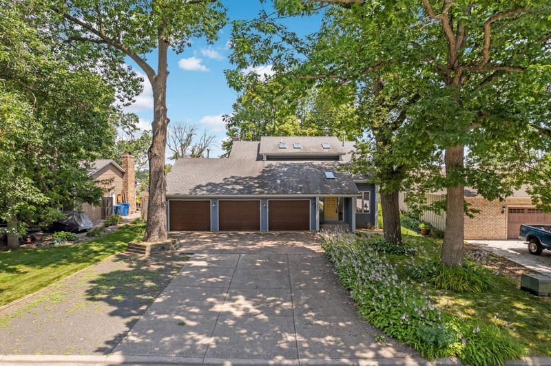 1407 Bay Point Dr SE, Forest Lake, MN 55025