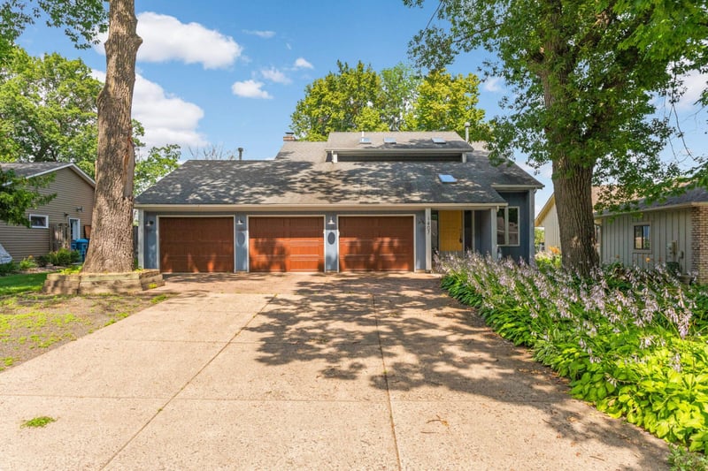 1407 Bay Point Dr SE, Forest Lake, MN 55025