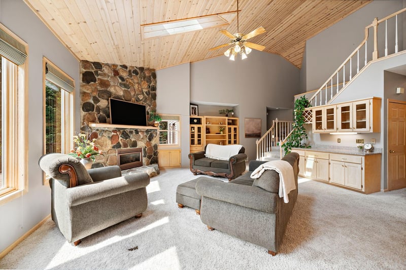 17615 Xenia St NW, Andover, MN 55304