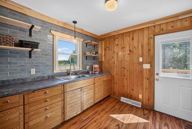 12559 E State Hwy 13, Maple, WI 54854