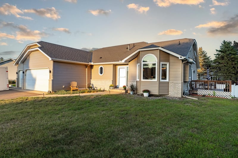 11561 Butternut St NW, Coon Rapids, MN 55448