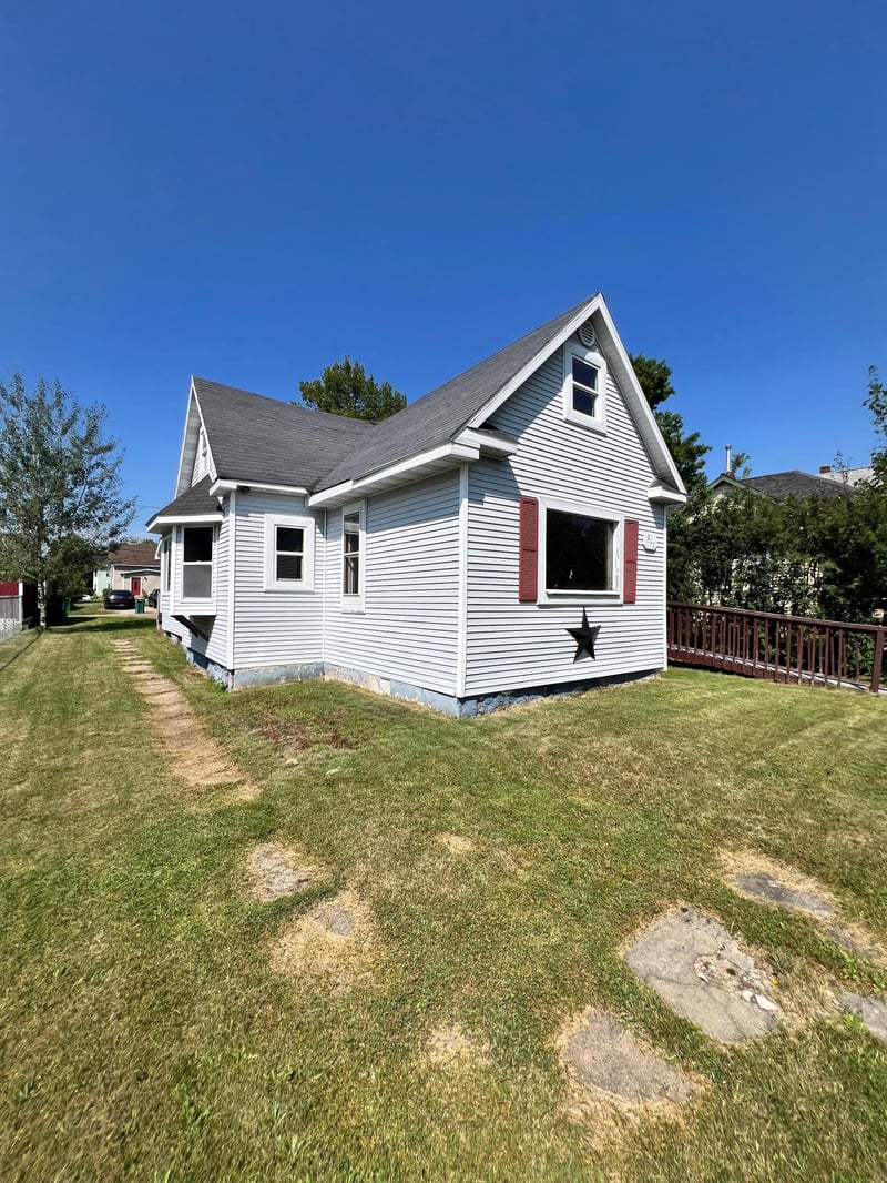211 Ethel St, Marble, MN 55764