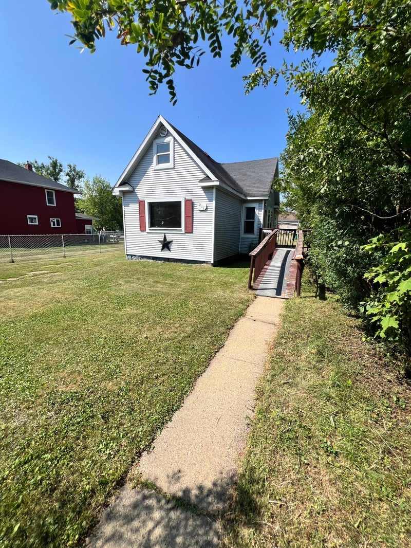 211 Ethel St, Marble, MN 55764