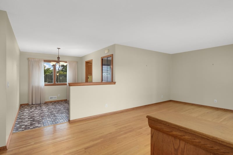 610 57th Ave NE, Fridley, MN 55432