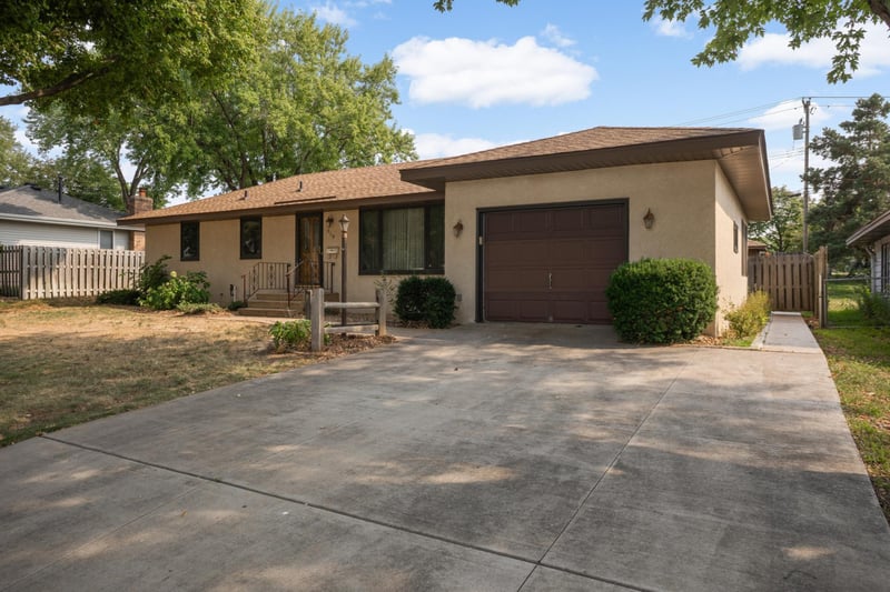 610 57th Ave NE, Fridley, MN 55432