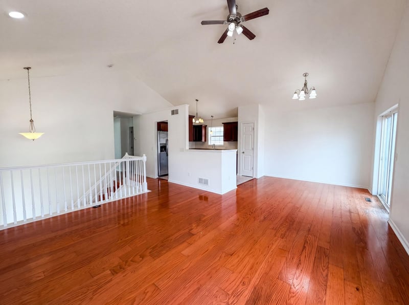7476 Hampton Ln, Shakopee, MN 55379
