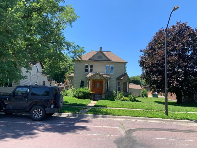 307 1st St SE, Fairfax, MN 55332