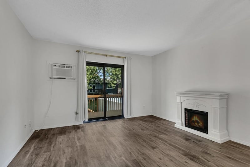 909 E Baker St, Saint Joseph, MN 56374