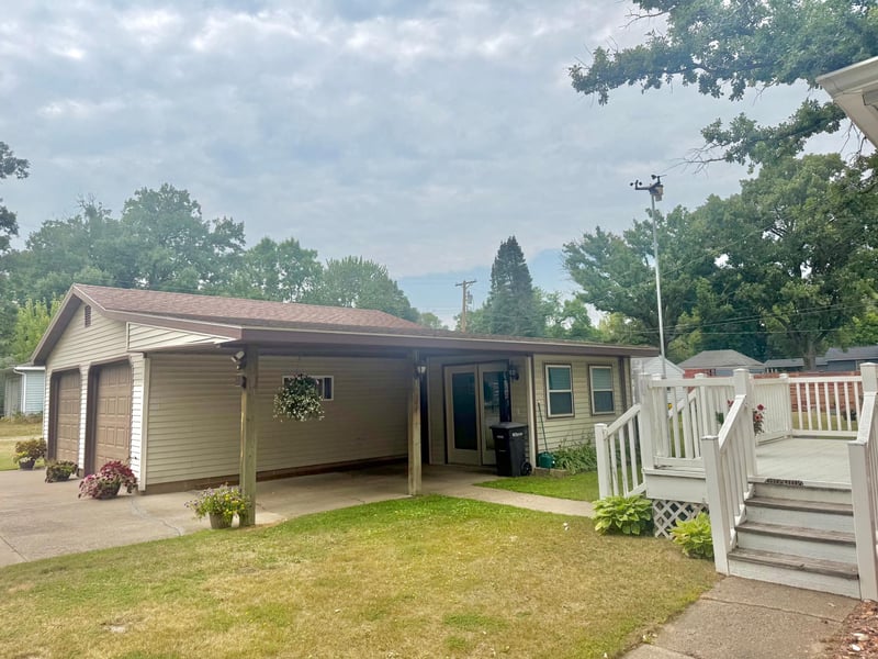712 4th Ave SW, Little Falls, MN 56345