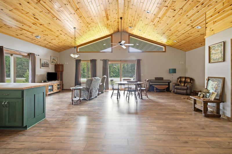 33210 Rolling Oaks Ln, Motley, MN 56466