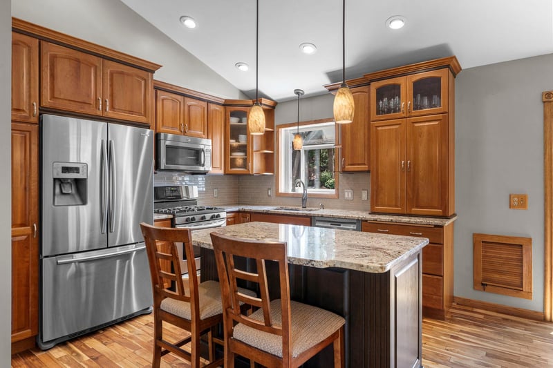 13632 Bryant Pl S, Burnsville, MN 55337