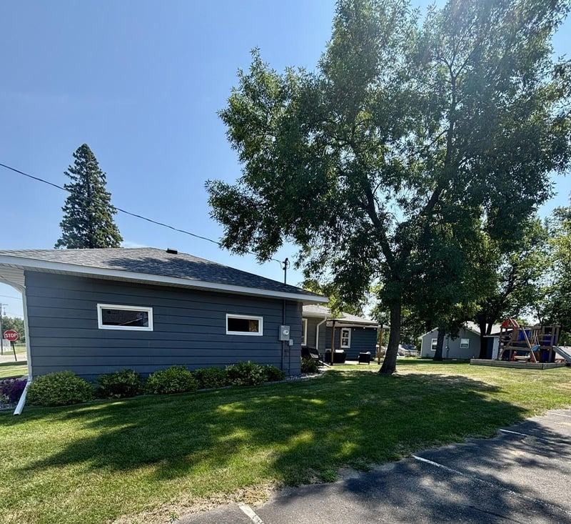 211 Cedar Ave S, Watkins, MN 55389