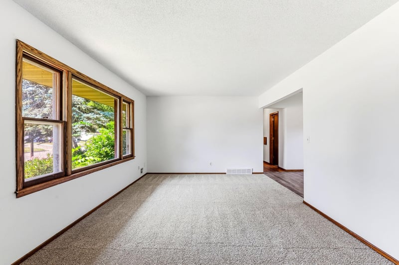 1334 21st St W, Hastings, MN 55033