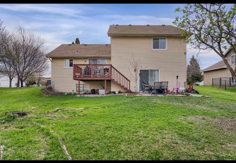 9119 Regent Pw, Brooklyn Park, MN 55443