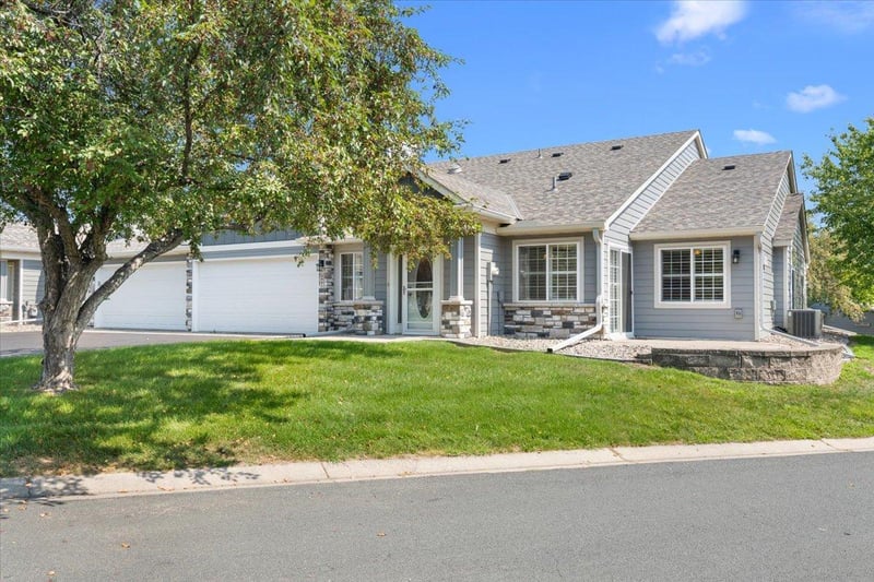 9961 Tamarack Cv, Woodbury, MN 55125
