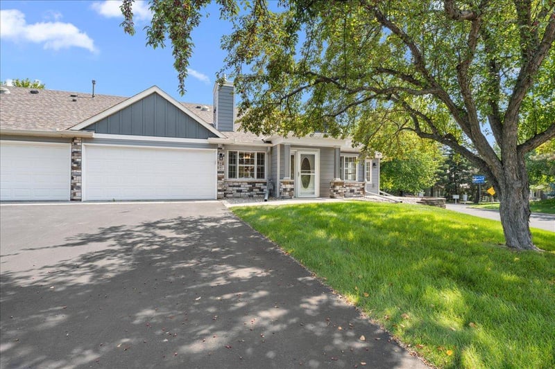 9961 Tamarack Cv, Woodbury, MN 55125