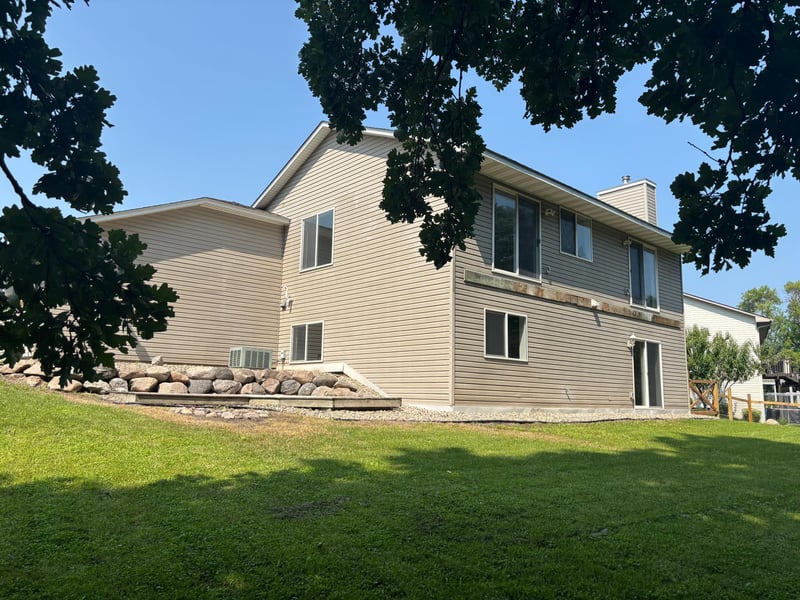 1063 Meadow St, Cologne, MN 55322
