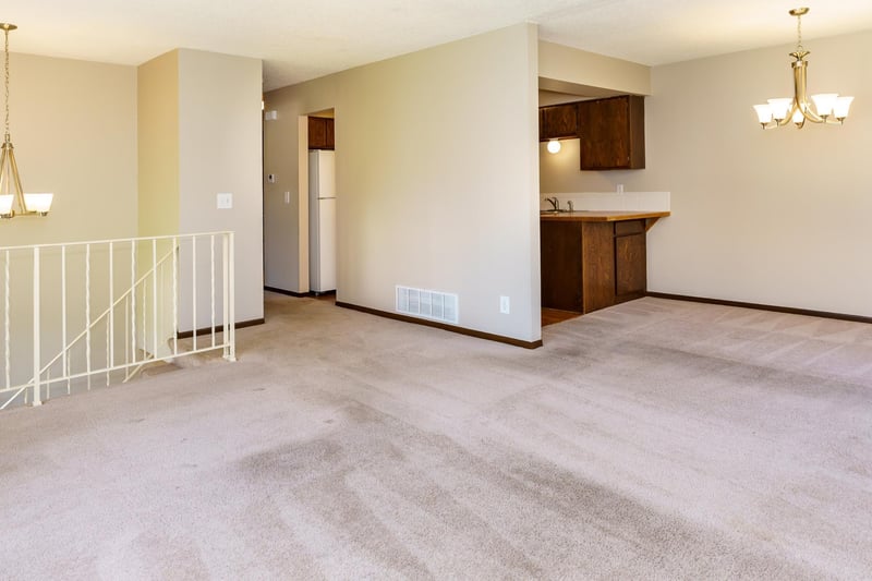 10323 Balsam Ln, Eden Prairie, MN 55347