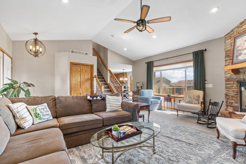 930 Aspen Cir, Watertown, MN 55388