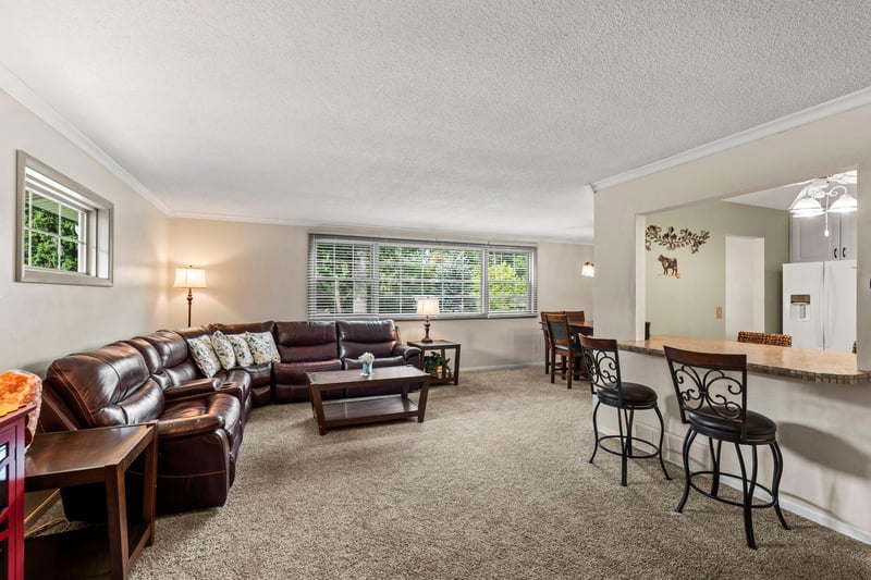 13405 Walnut Dr, Burnsville, MN 55337