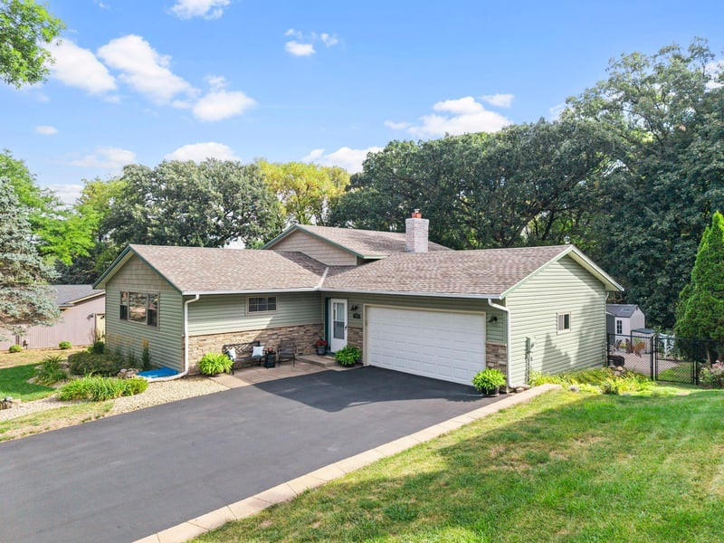 13405 Walnut Dr, Burnsville, MN 55337
