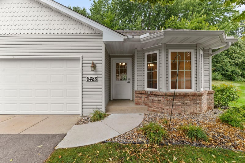 8488 Powers Pl, Chanhassen, MN 55317