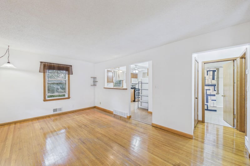 1853 Taylor Ave, Saint Paul, MN 55104
