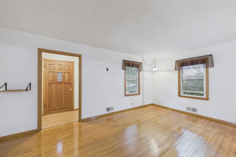1853 Taylor Ave, Saint Paul, MN 55104