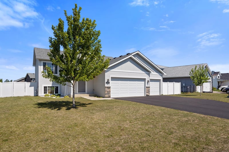 366 66th St SW, Waverly, MN 55390