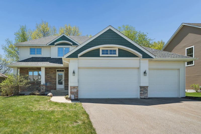 1017 Provence Ln, Belle Plaine, MN 56011