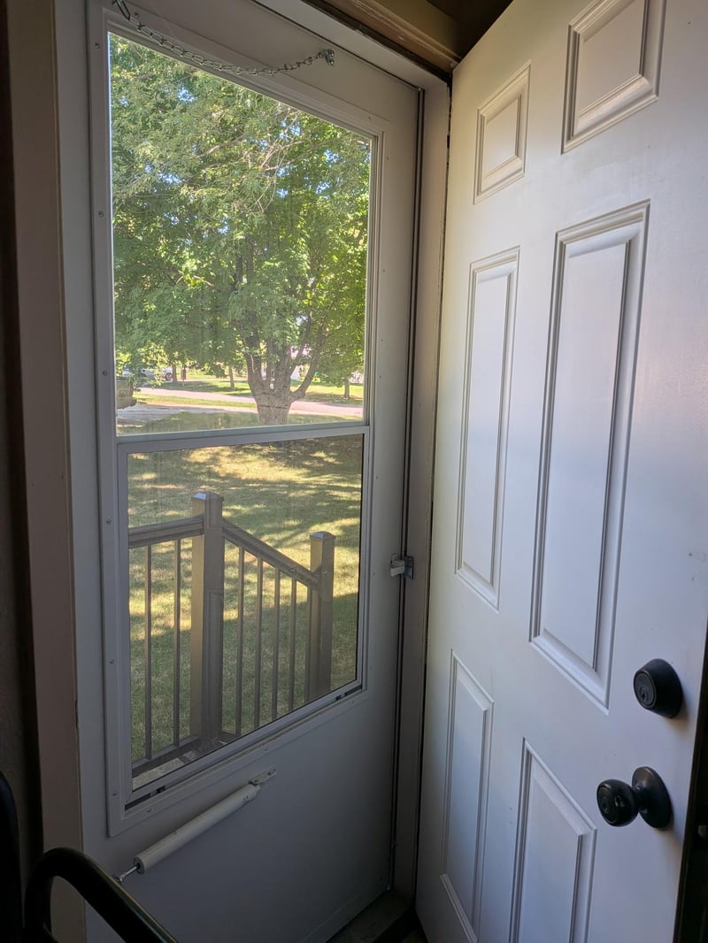937 Spruce Dr, Saint Cloud, MN 56303