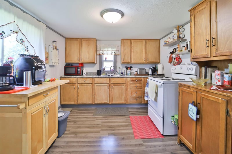 515 SW 2nd St SW, Staples, MN 56479