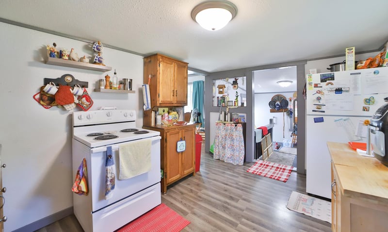 515 SW 2nd St SW, Staples, MN 56479