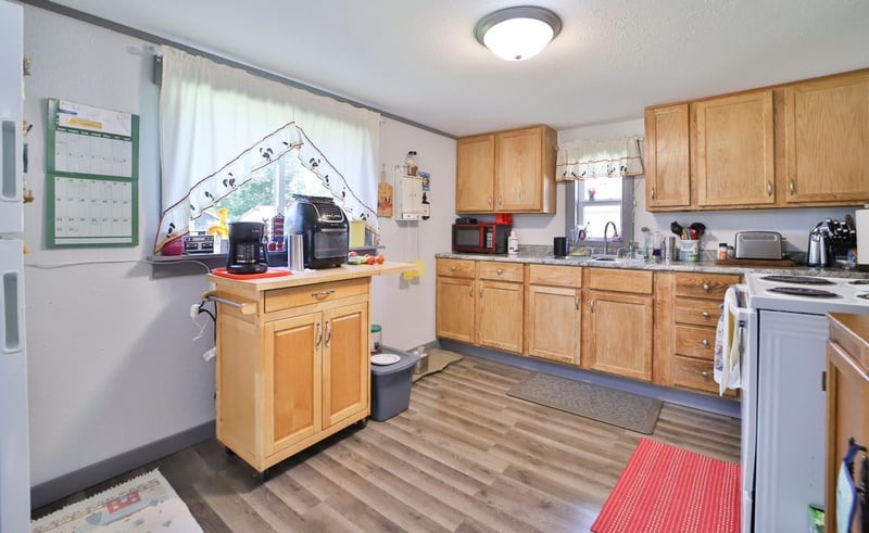 515 SW 2nd St SW, Staples, MN 56479