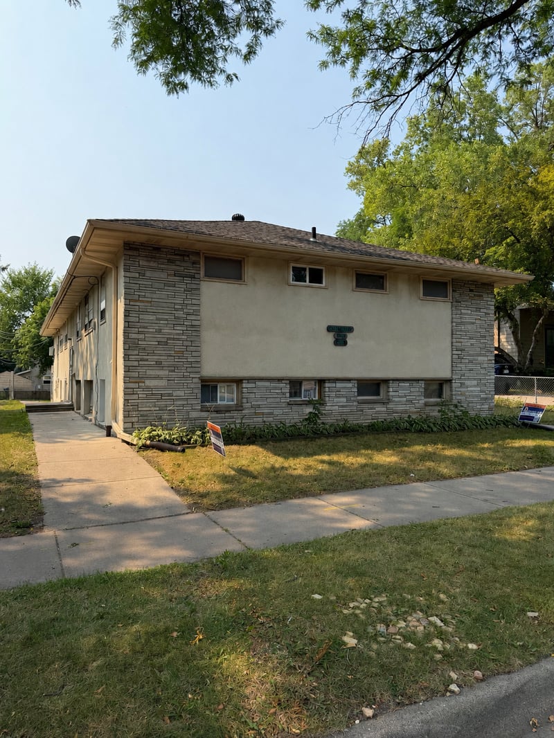 616 Ivy Ave E, Saint Paul, MN 55101