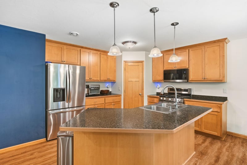 26505 Pond Ct, Elko New Market, MN 55020