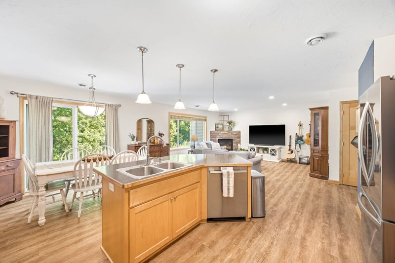 26505 Pond Ct, Elko New Market, MN 55020