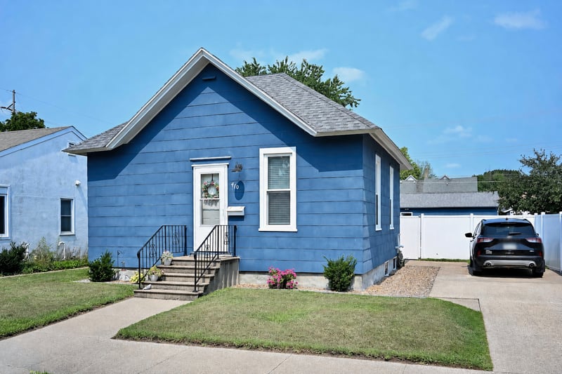 410 E King St, Winona, MN 55987